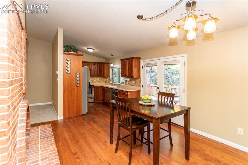 Image 9 of 43: Dining Area