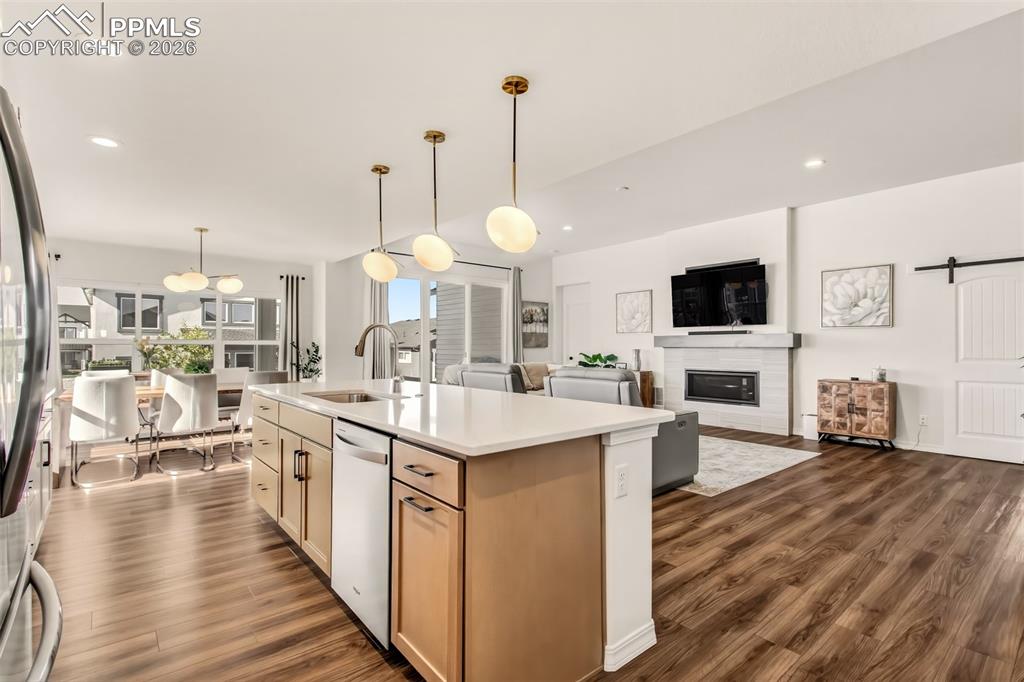 Image 11 of 48: Kitchen