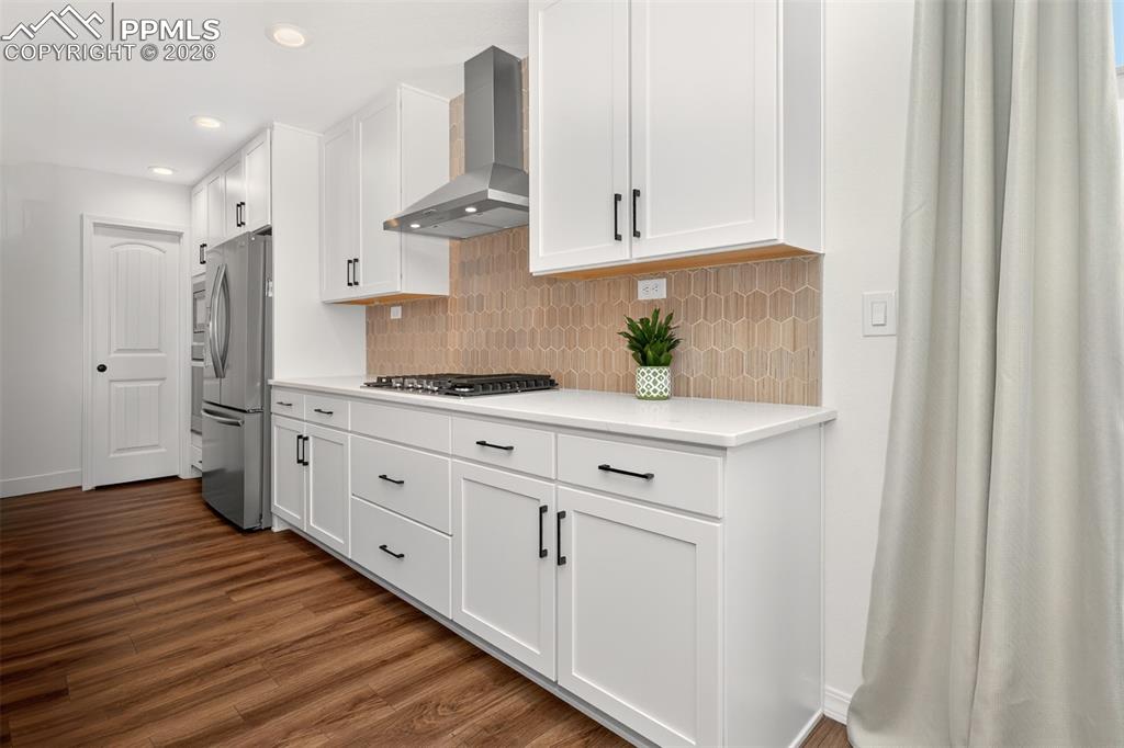 Image 12 of 48: Kitchen