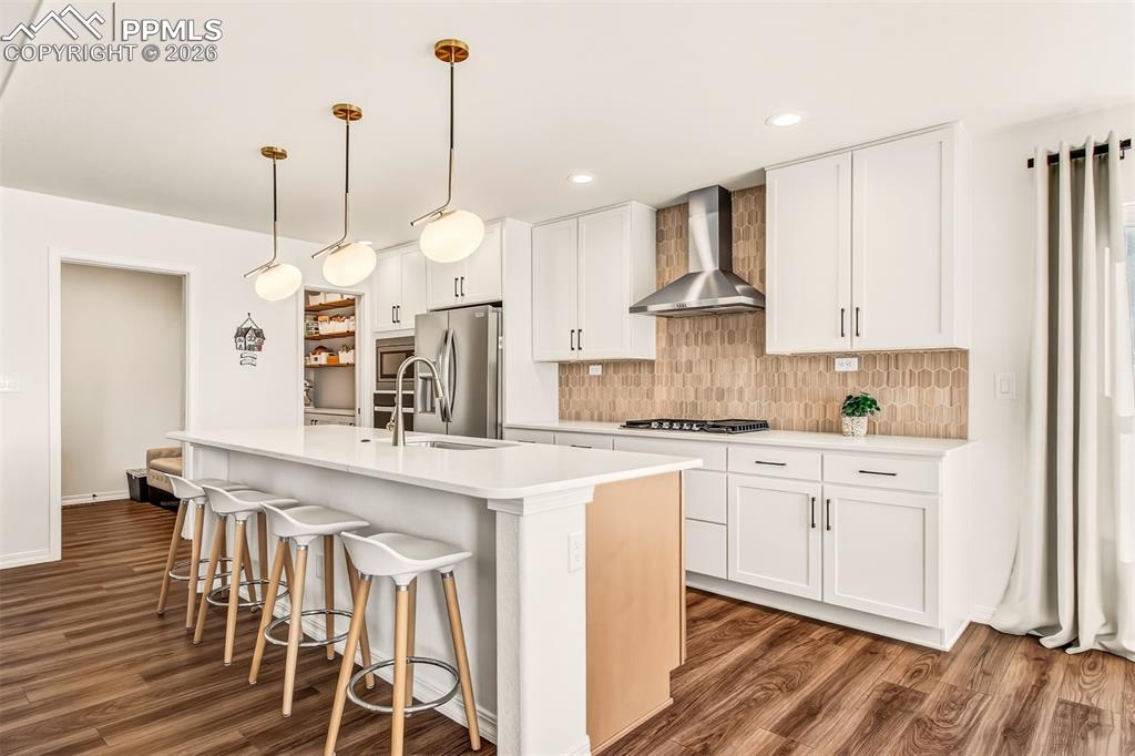 Image 14 of 48: Kitchen