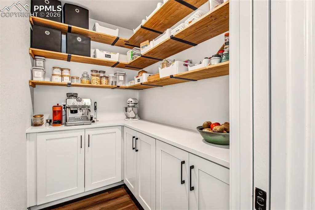 Image 15 of 48: Butlers Pantry