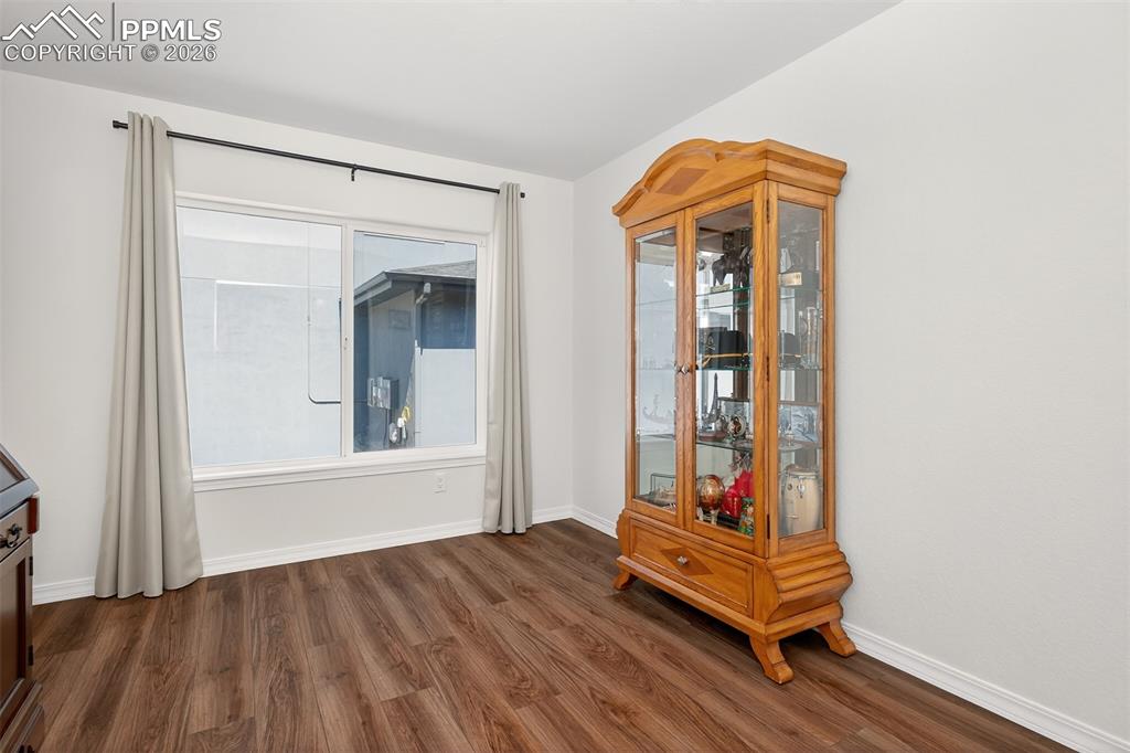 Image 25 of 48: Flex Room/Office