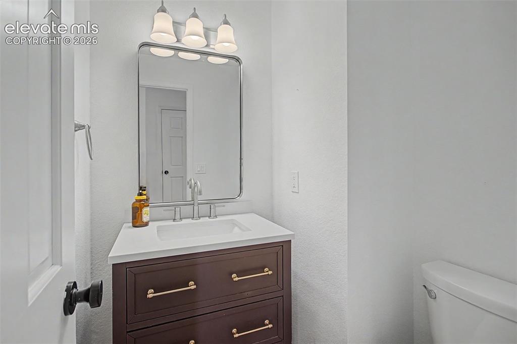 Image 17 of 45: Bathroom