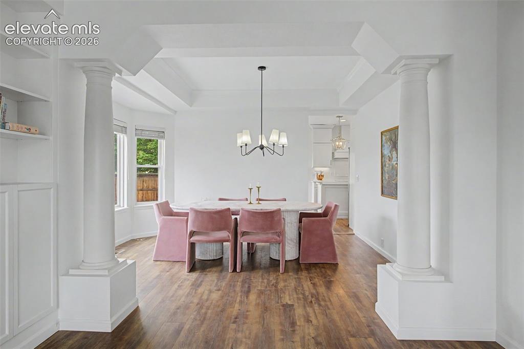 Image 7 of 45: Dining Area