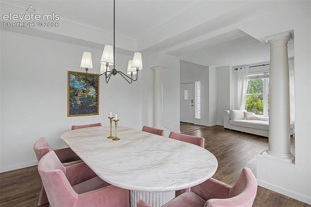 Image 8 of 45: Dining Area
