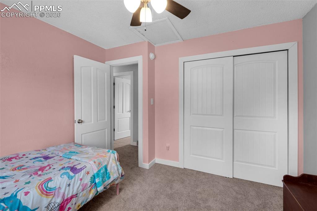 Image 32 of 50: Bedroom