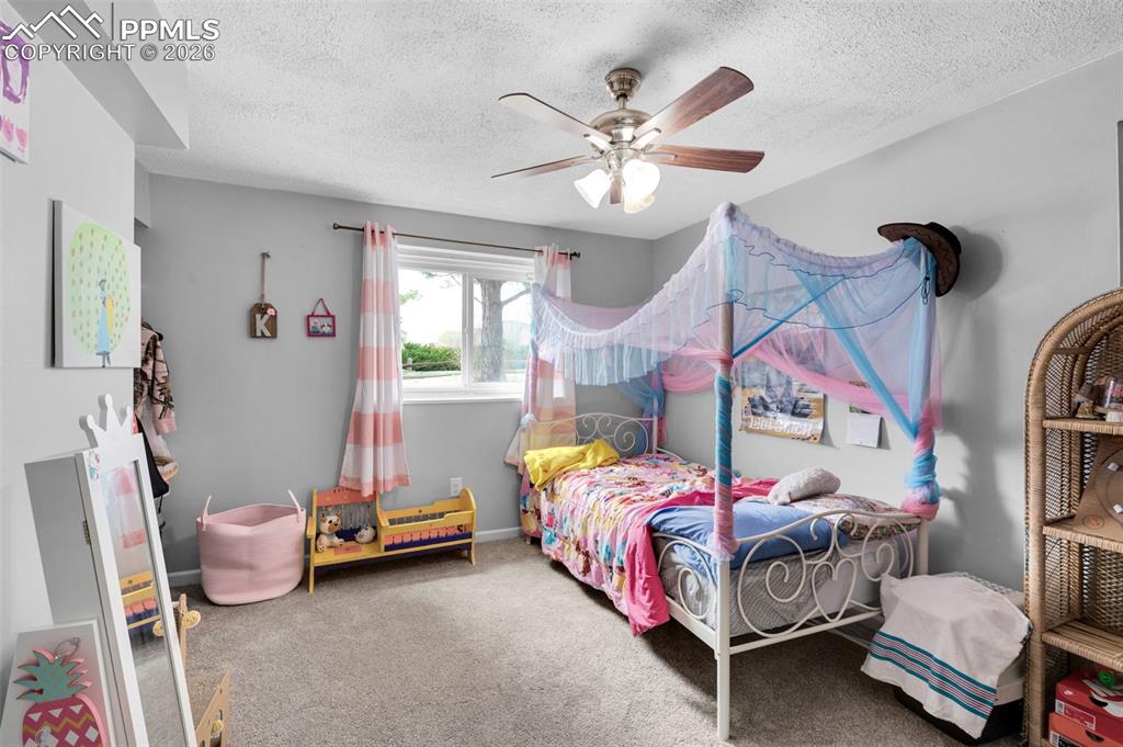 Image 42 of 50: Bedroom