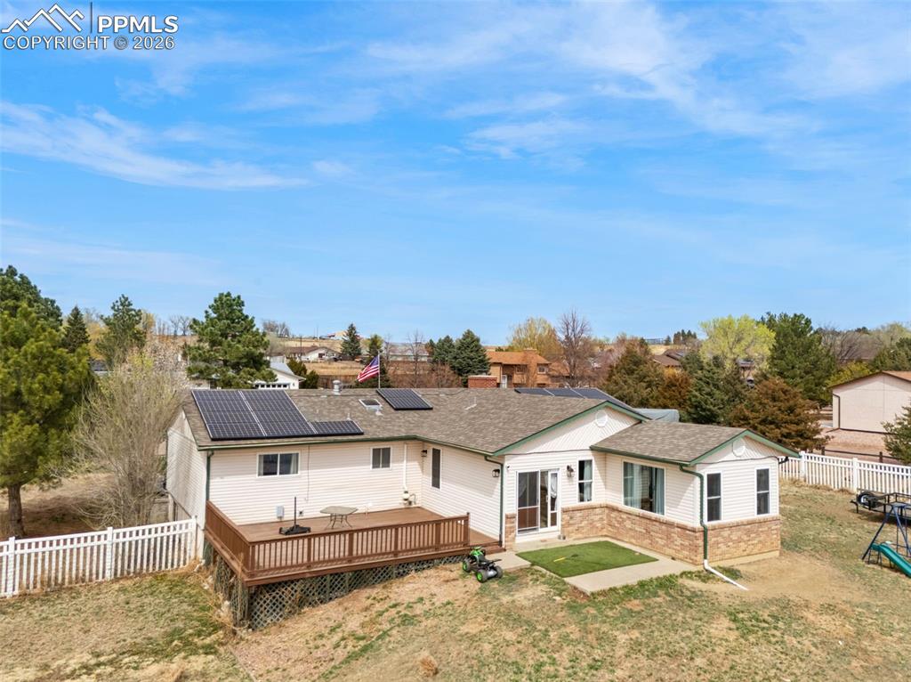 Image 8 of 50: Back of Structure