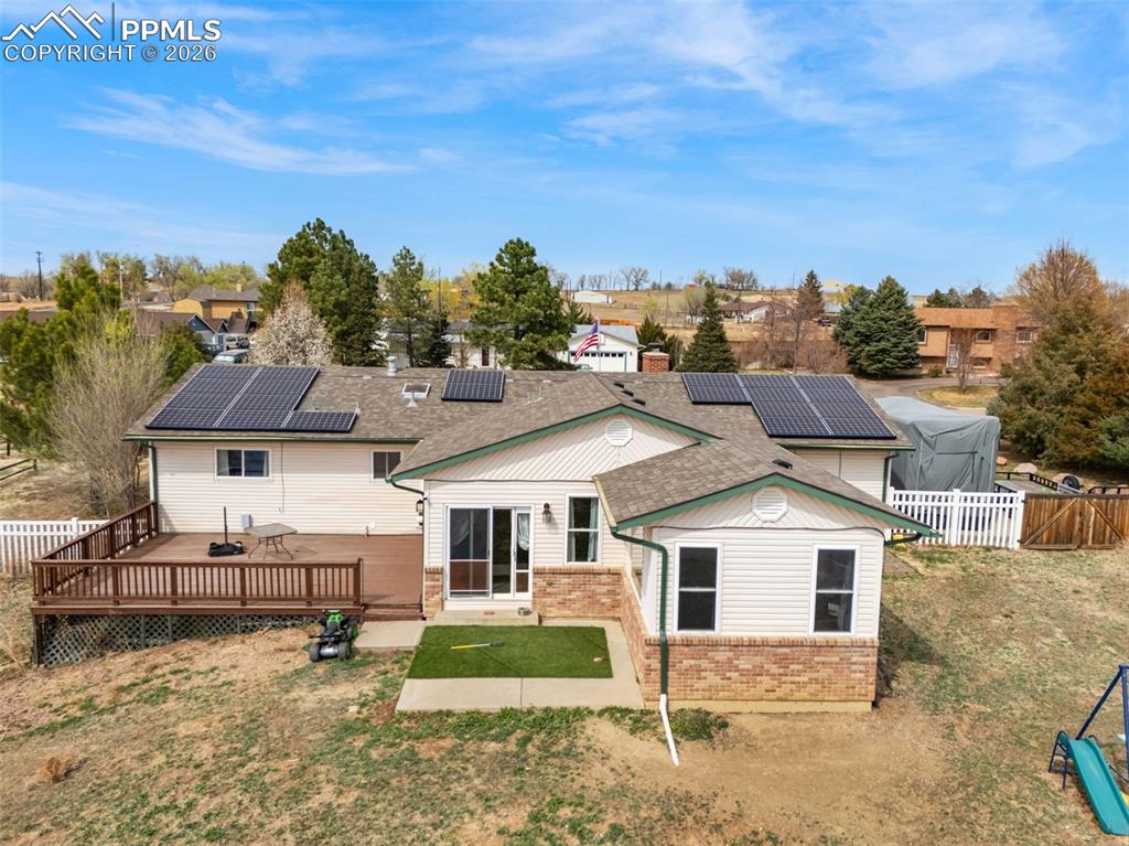 Image 9 of 50: Back of Structure