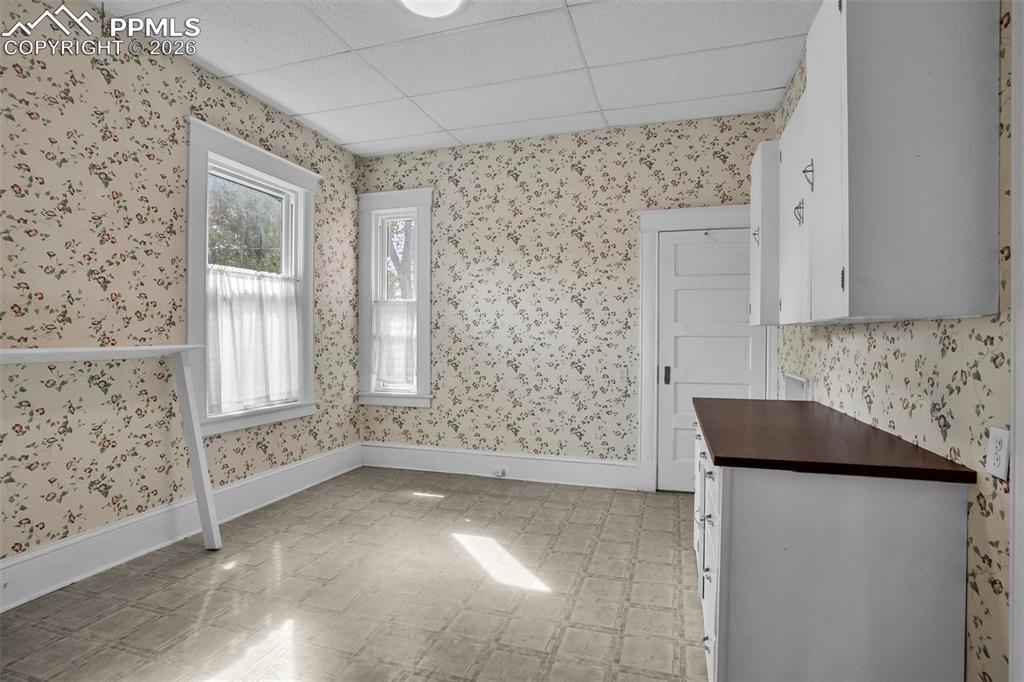 Image 16 of 46: Kitchen