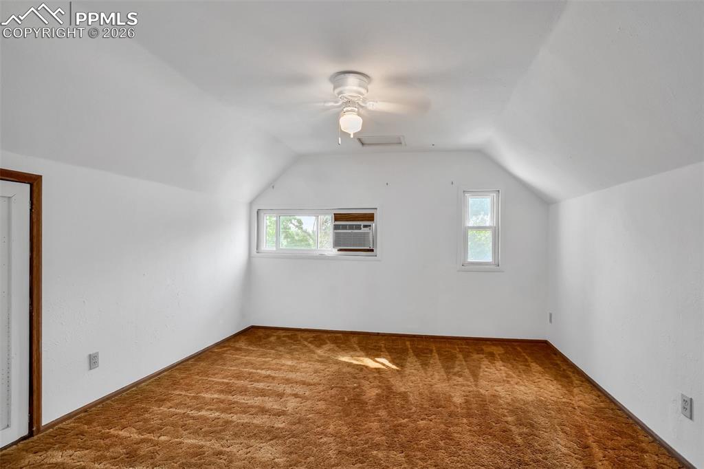 Image 26 of 46: Bonus Room