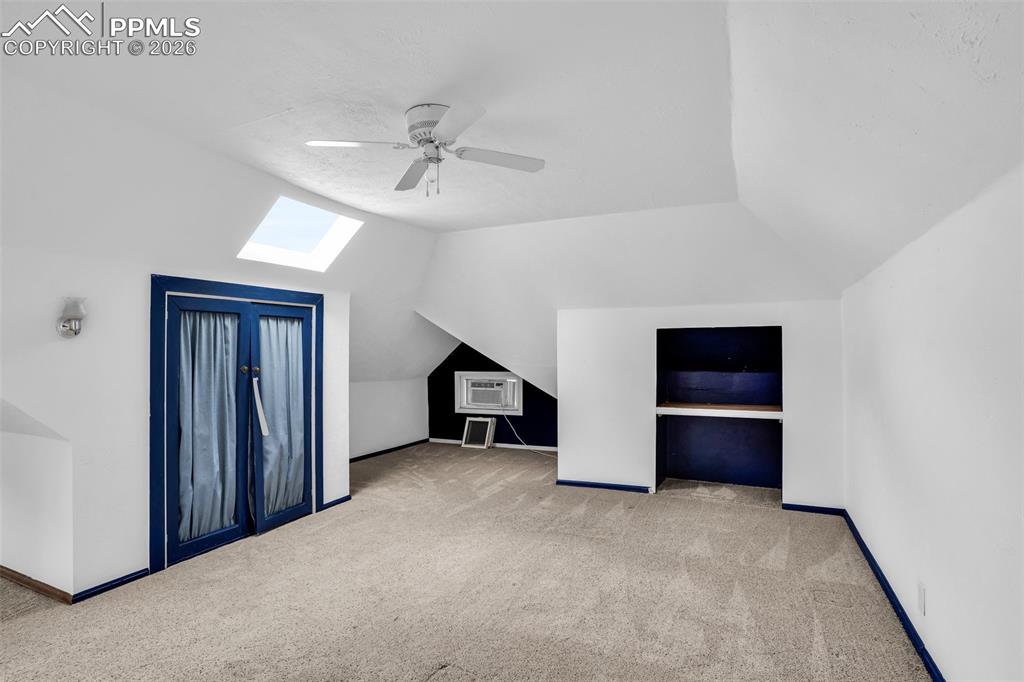 Image 30 of 46: Bonus Room