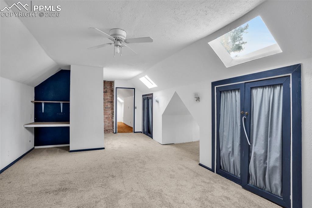 Image 31 of 46: Bonus Room