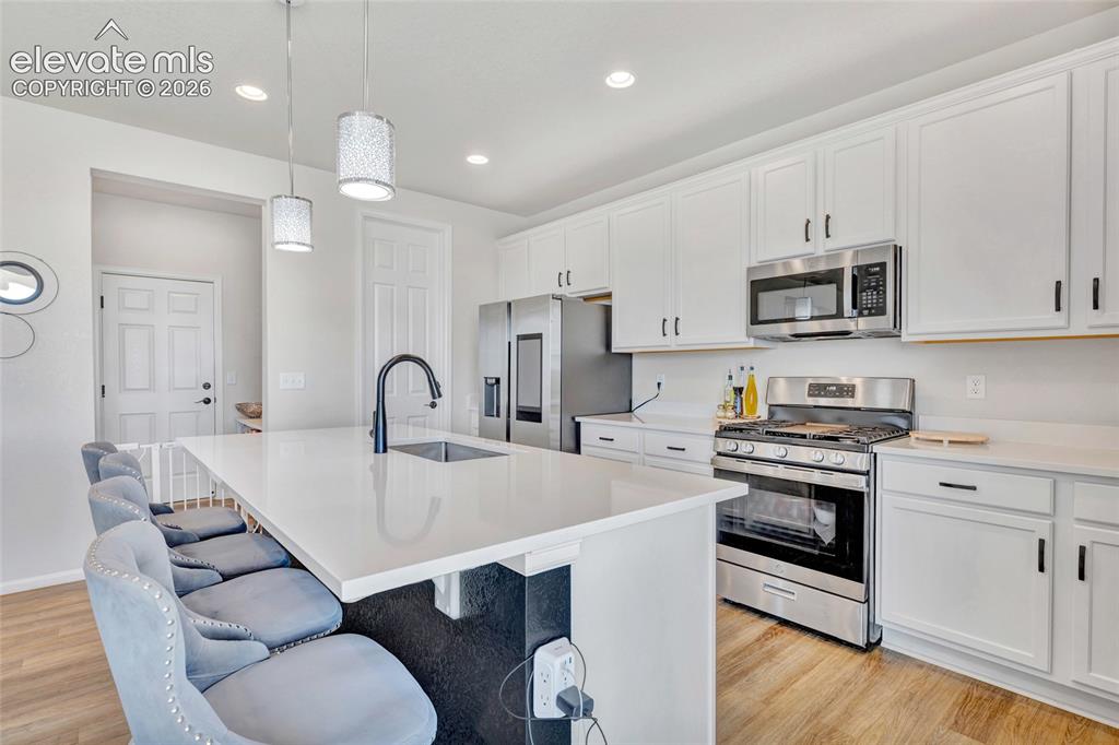 Image 17 of 35: Kitchen