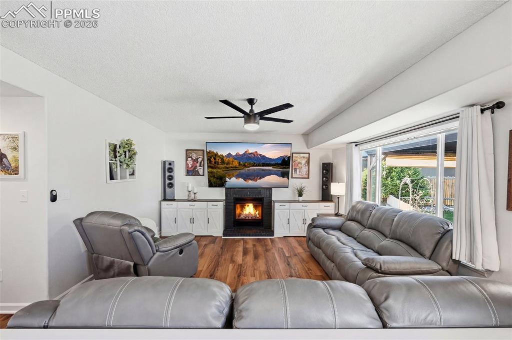 Image 10 of 36: Living Room