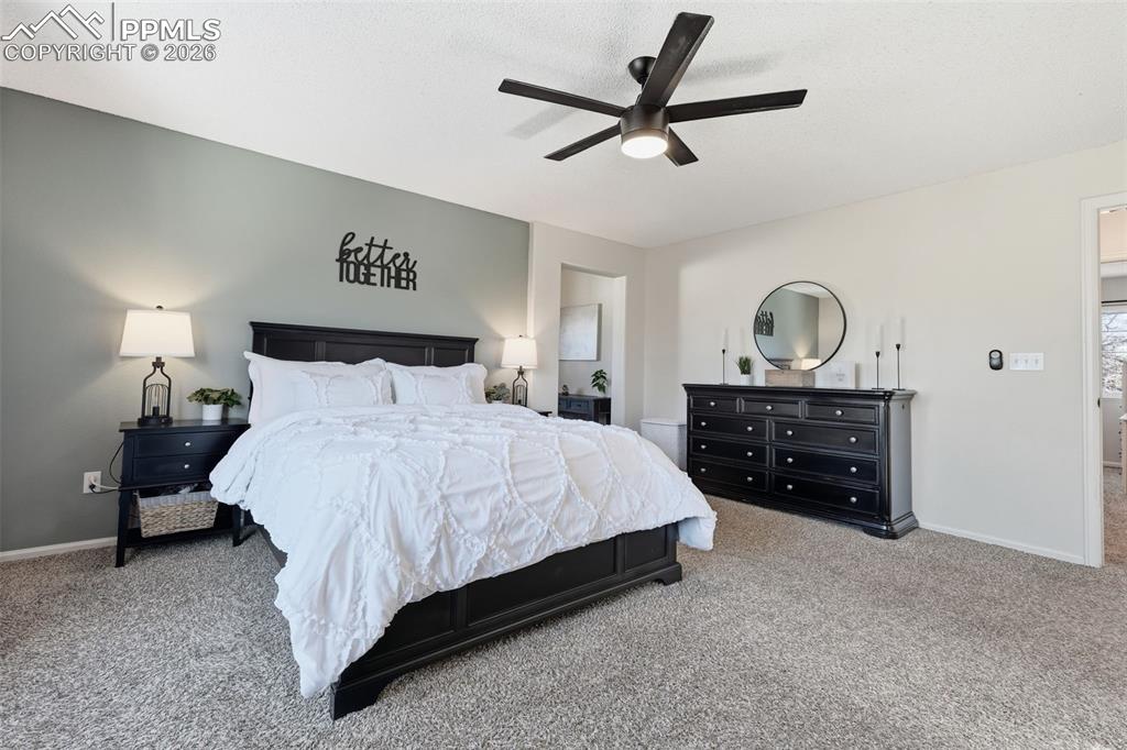 Image 18 of 36: Bedroom