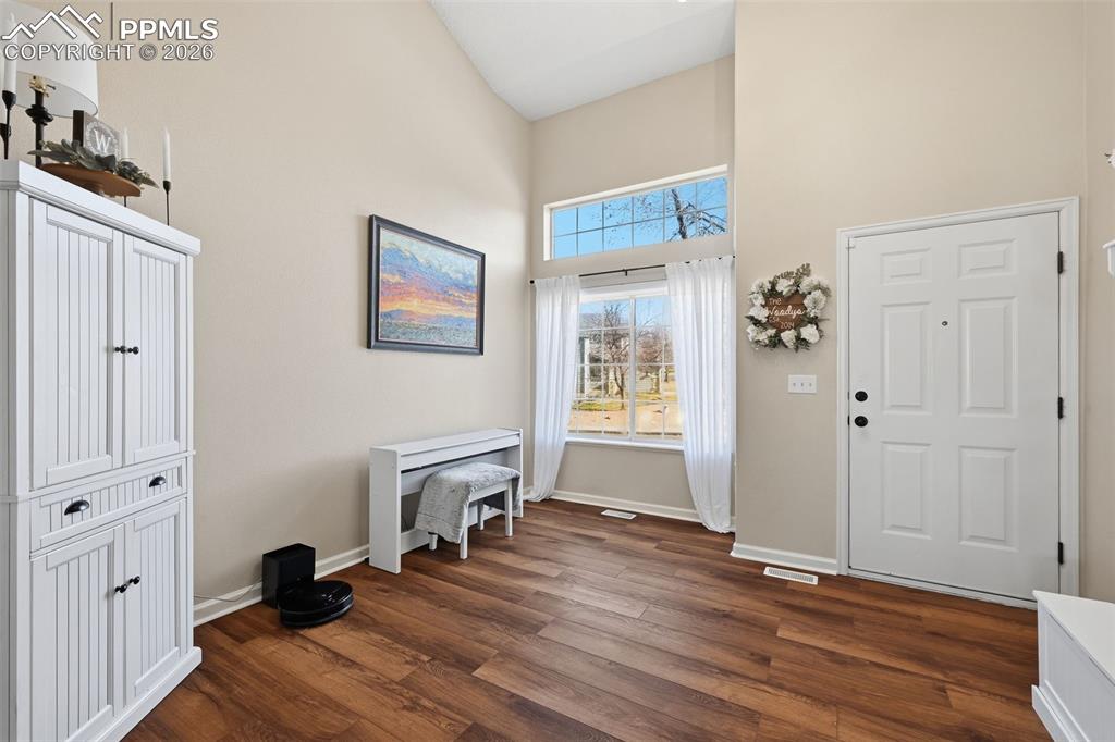 Image 5 of 36: Entry