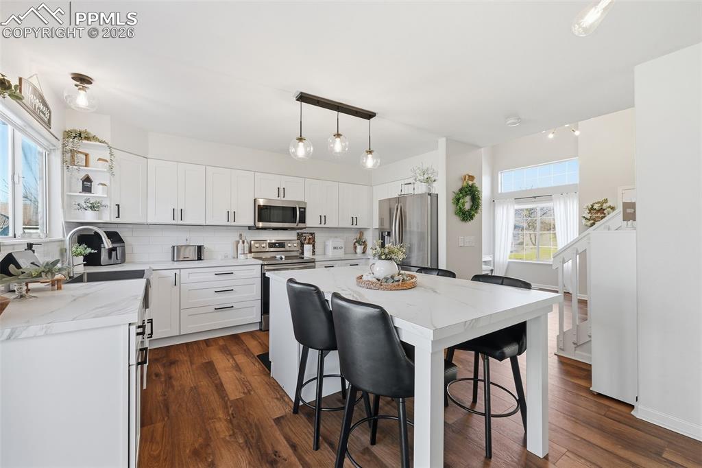 Image 7 of 36: Kitchen