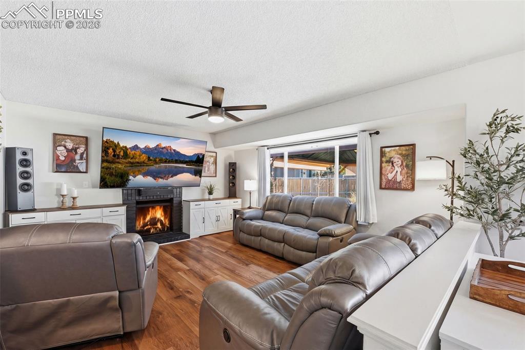 Image 9 of 36: Living Room