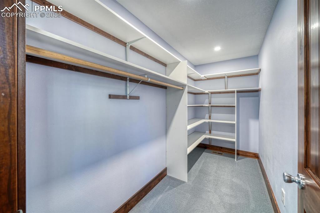 Image 14 of 30: Closet