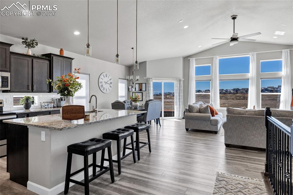 Image 10 of 45: Kitchen