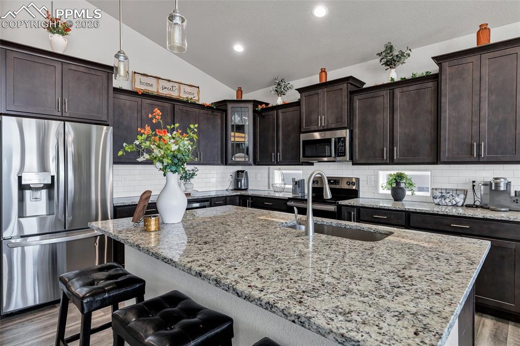 Image 11 of 45: Kitchen