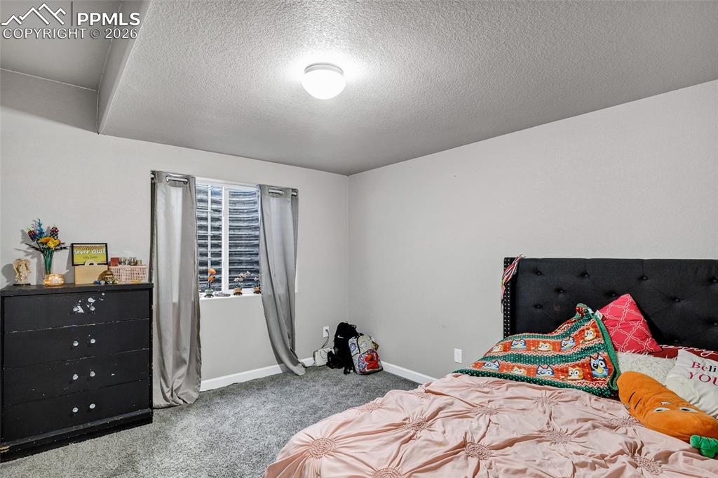 Image 27 of 45: Bedroom