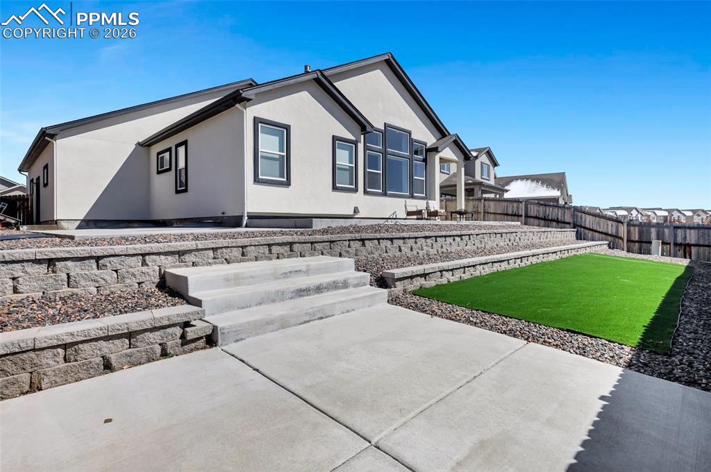 Image 30 of 45: Back of Structure