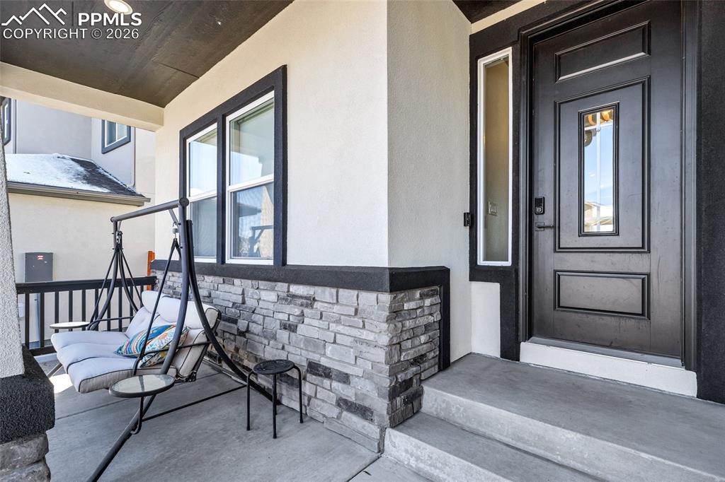 Image 4 of 45: Entry