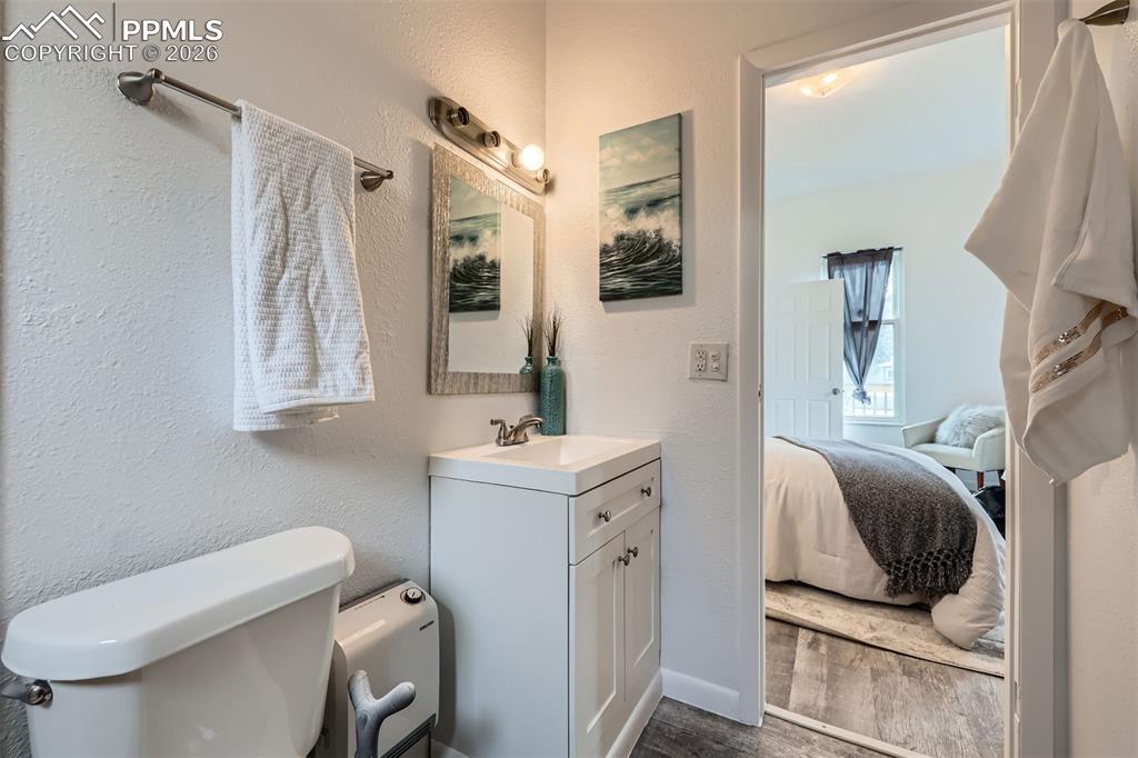 Image 20 of 26: Bathroom