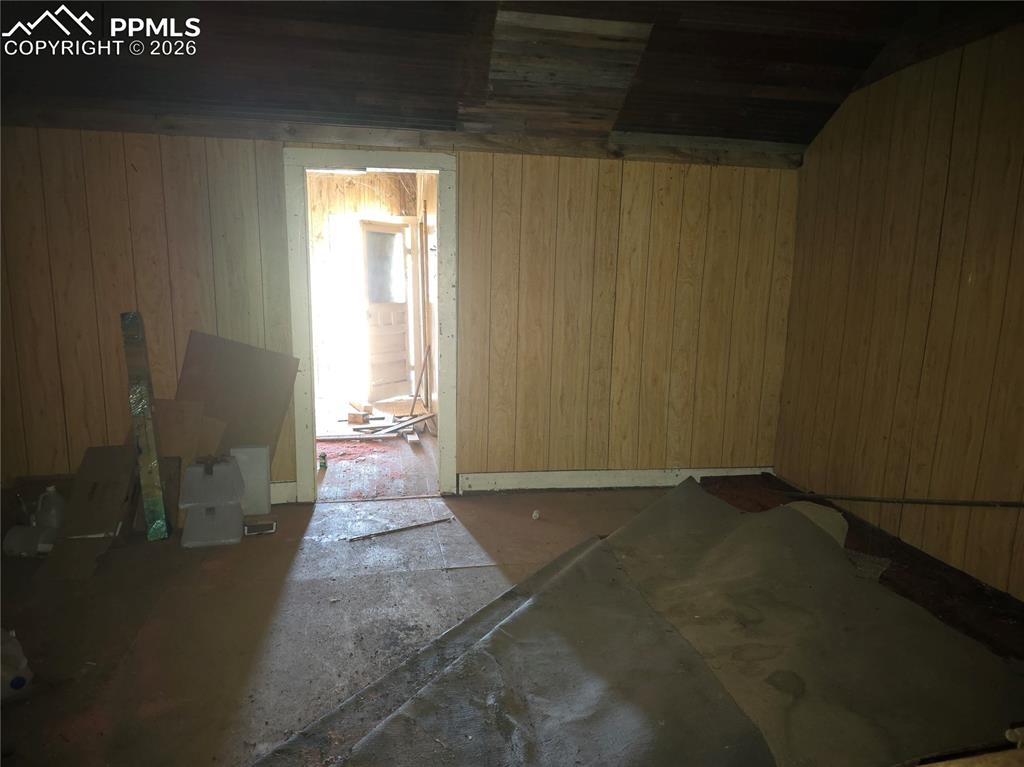 Image 8 of 16: Dining Area