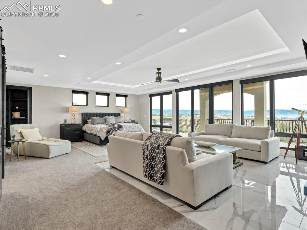 Image 25 of 43: Living Room