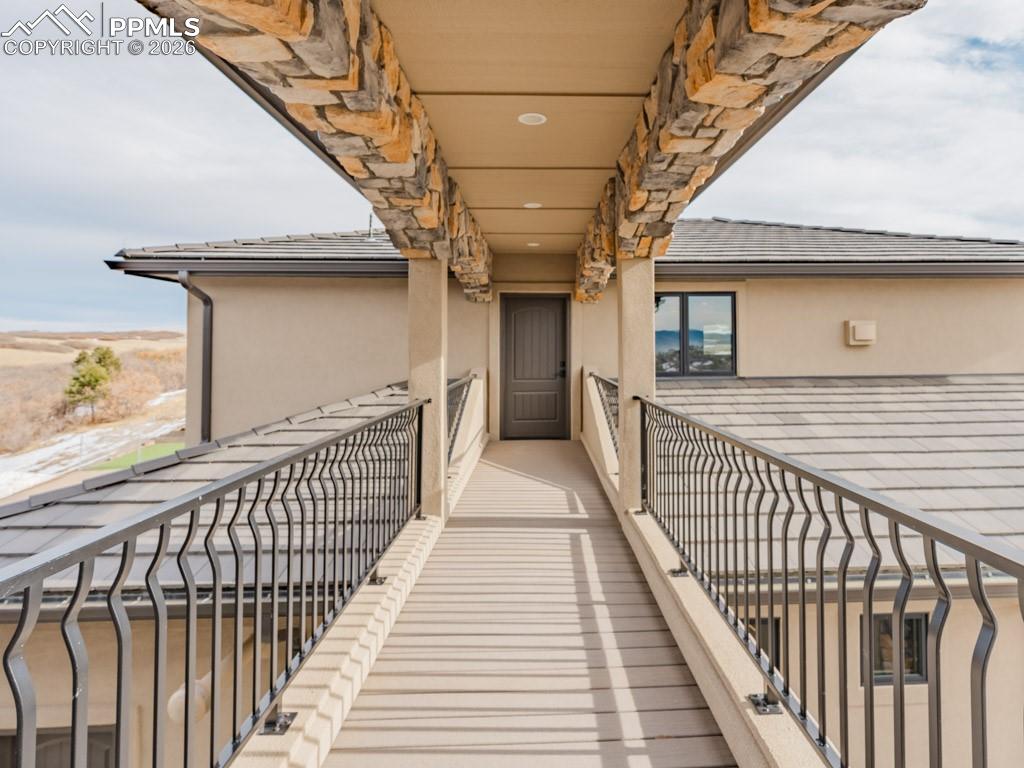 Image 36 of 43: Balcony