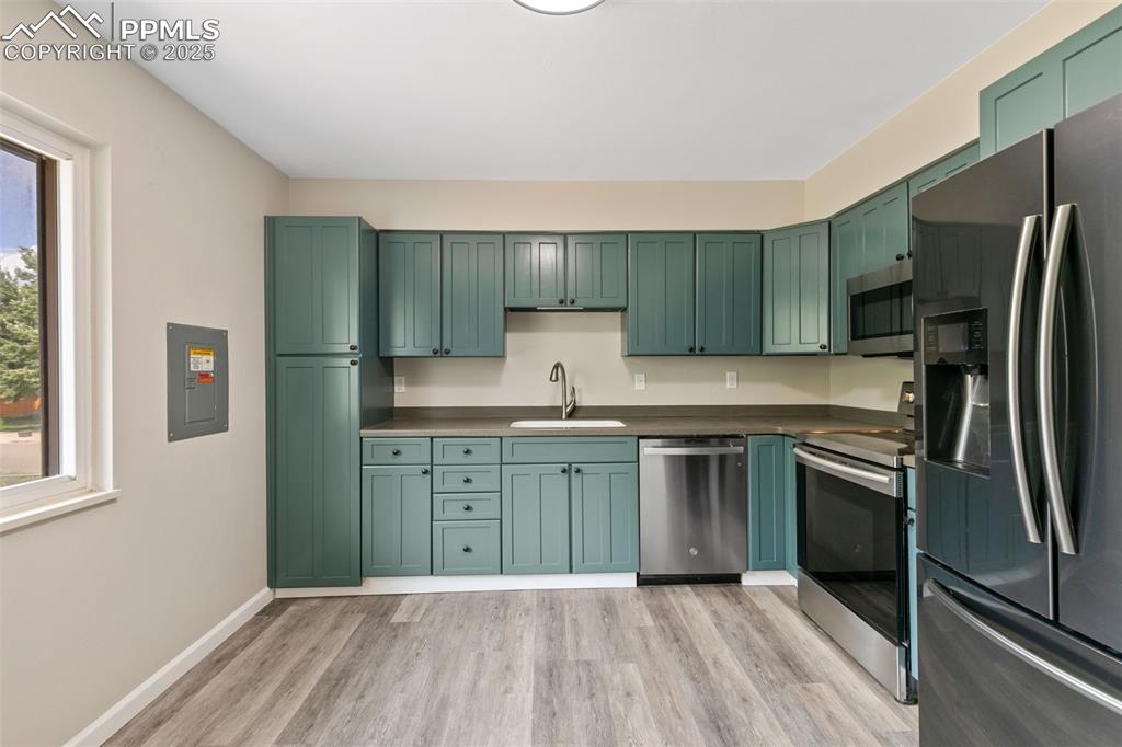 Image 33 of 50: Updated Kitchen