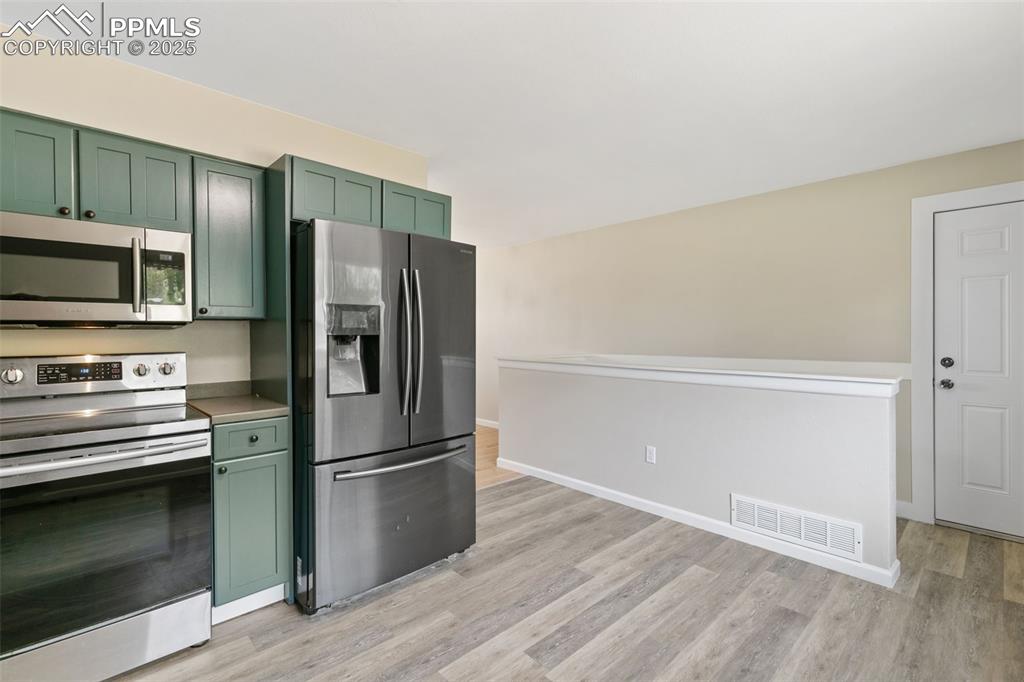 Image 35 of 50: Updated Kitchen