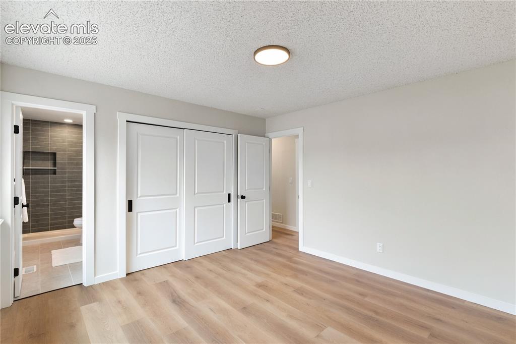 Image 11 of 28: Bedroom