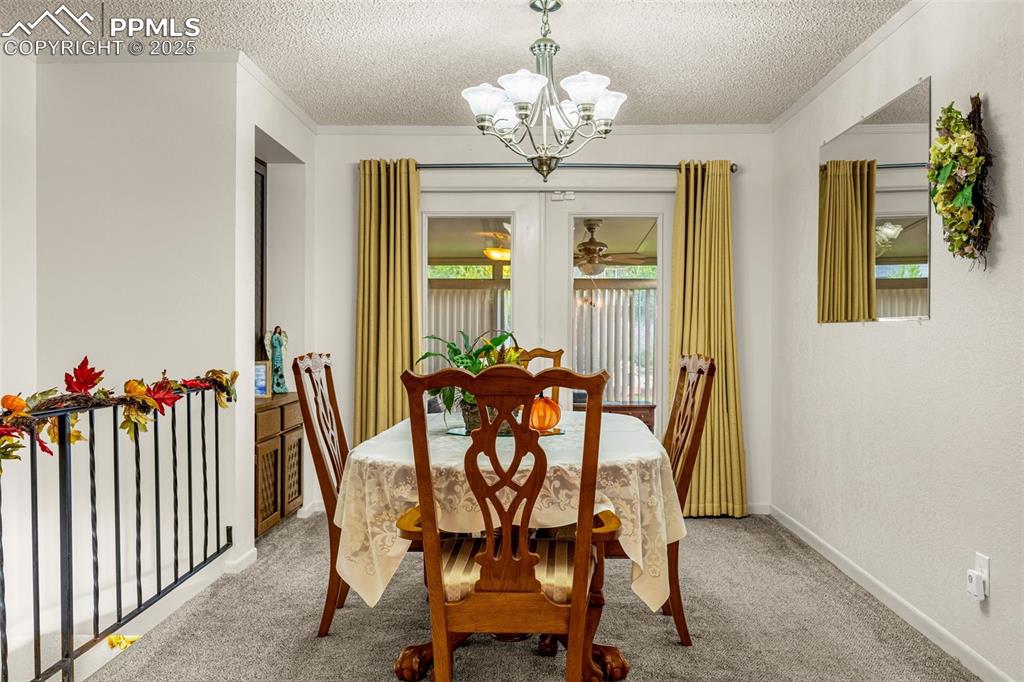 Image 9 of 39: Dining Area