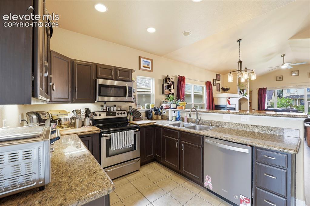 Image 10 of 46: Kitchen