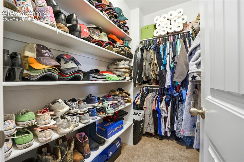 Image 19 of 46: Closet