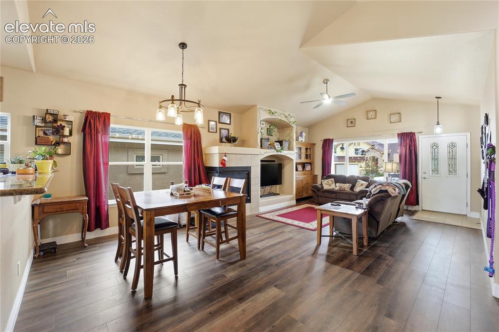 Image 7 of 46: Dining Area