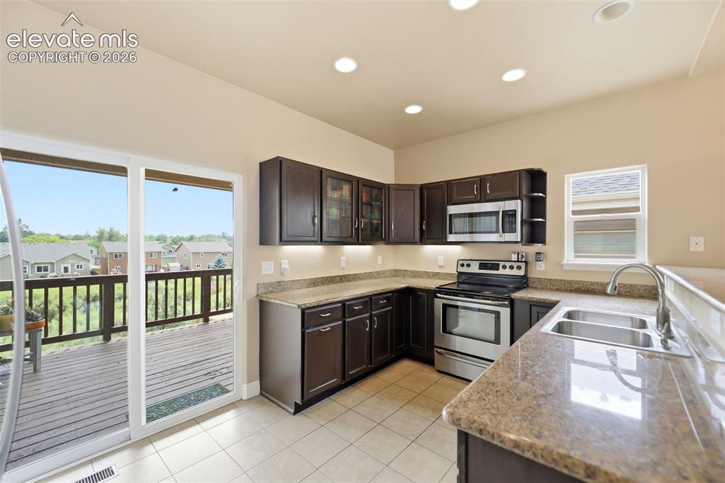 Image 9 of 36: Kitchen