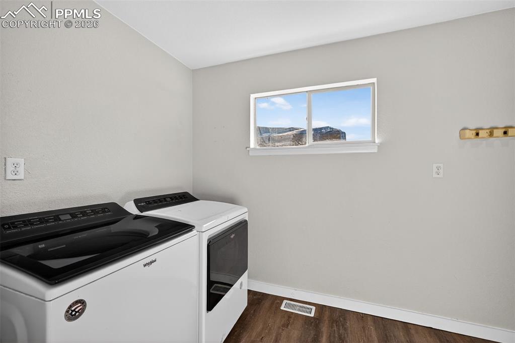 Image 14 of 35: Laundry