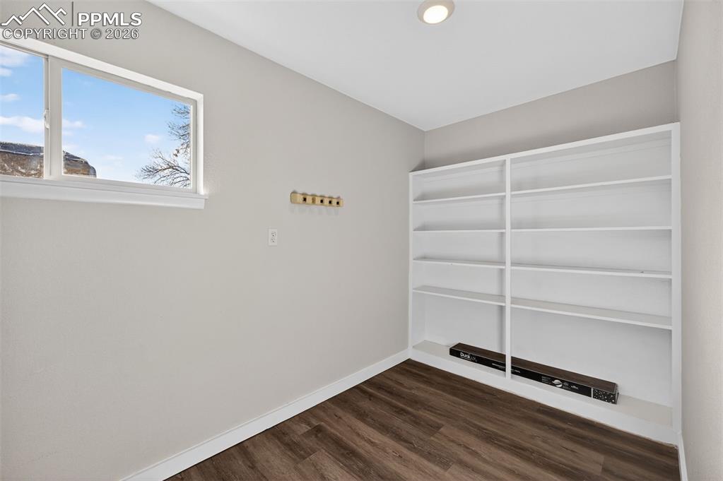 Image 15 of 35: Laundry/storage