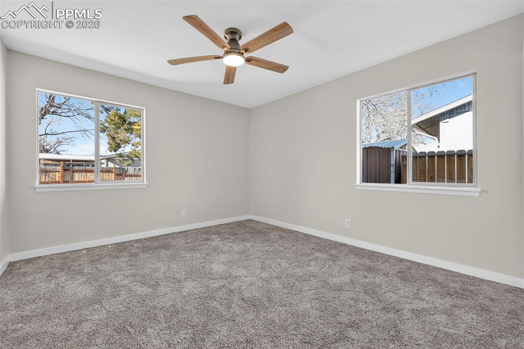 Image 23 of 35: Bedroom