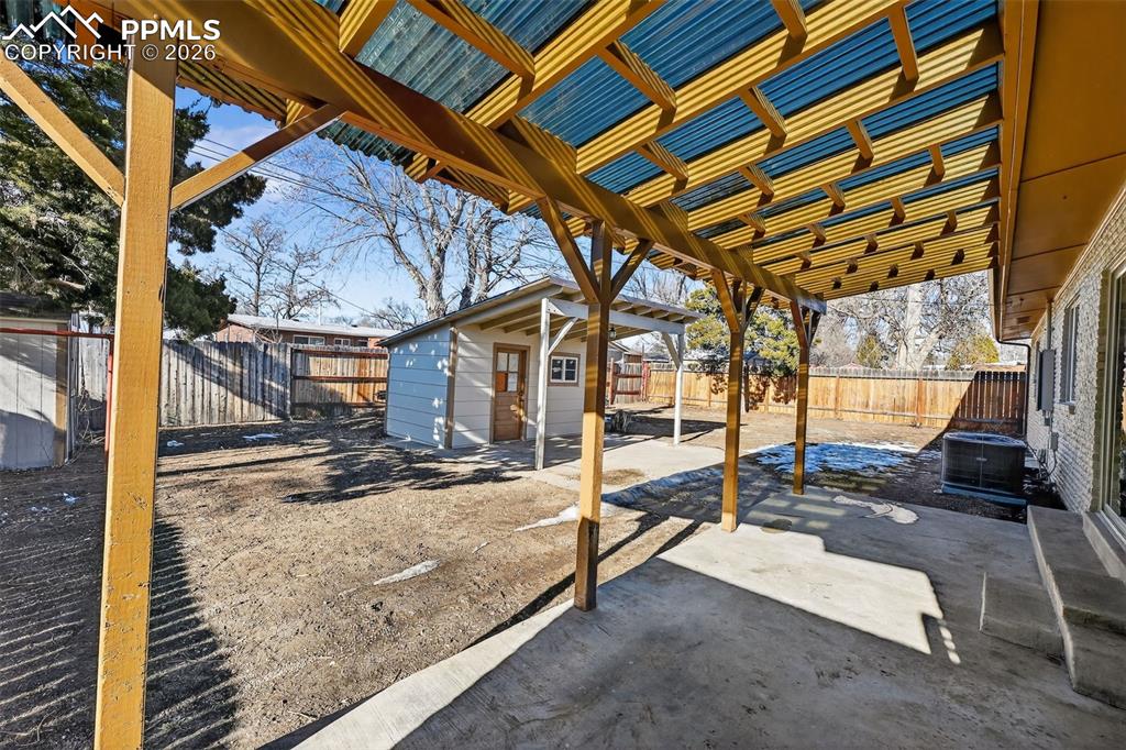 Image 5 of 35: Patio