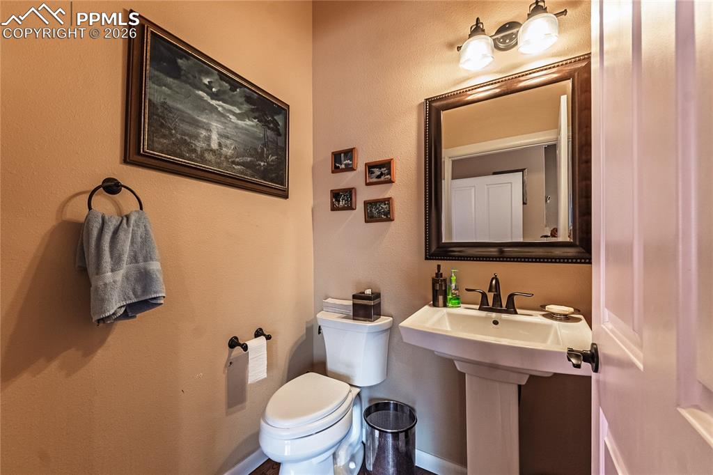 Image 20 of 42: Bathroom