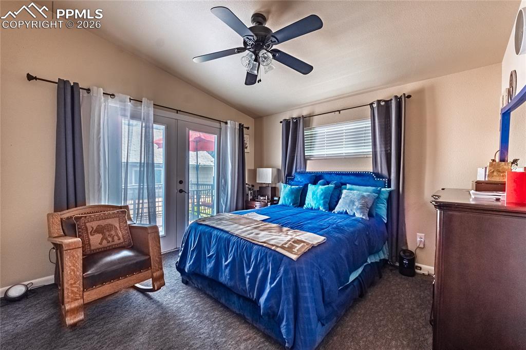 Image 21 of 42: Bedroom