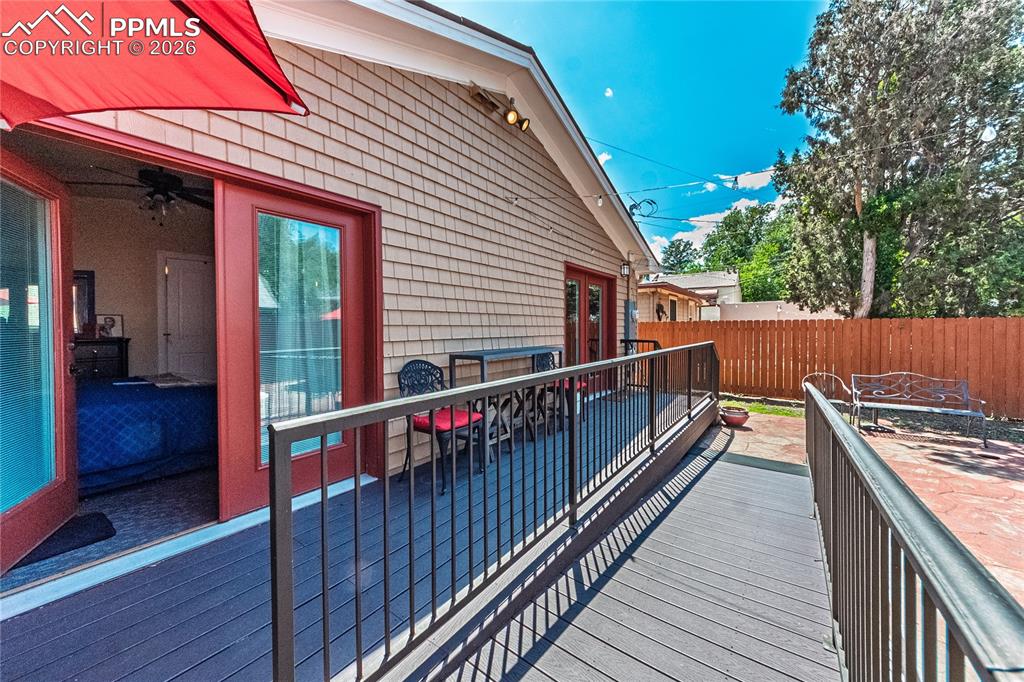 Image 33 of 42: Deck