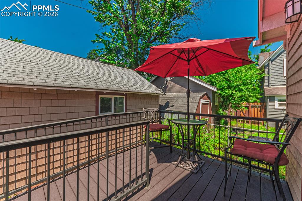 Image 34 of 42: Deck