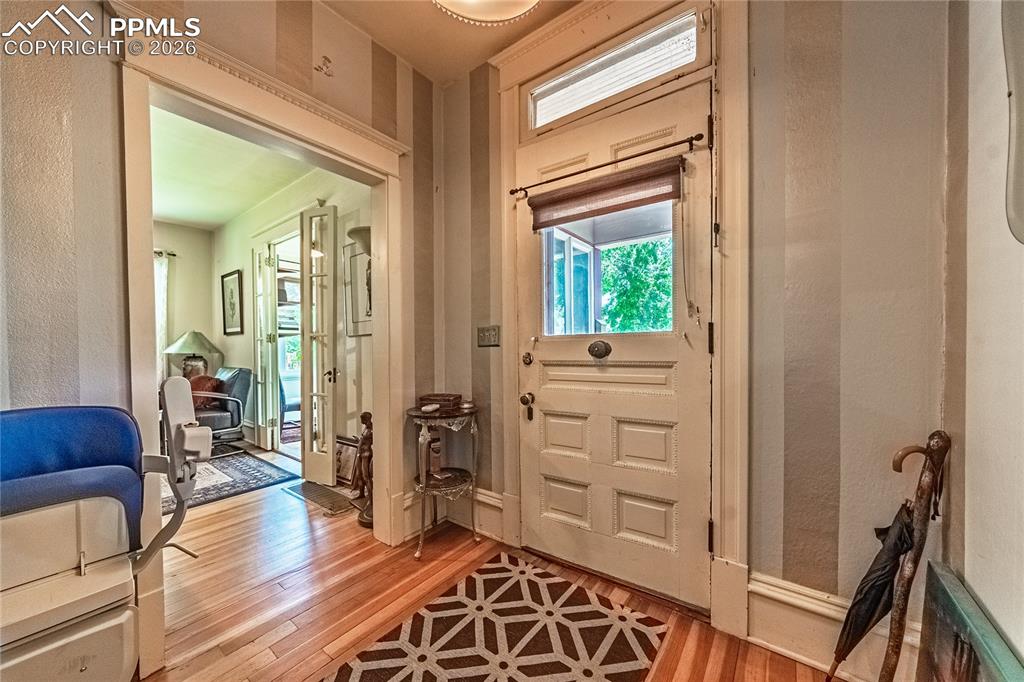 Image 5 of 42: Entry